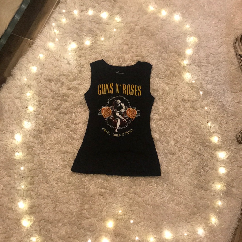 Black Guns and Roses tank top